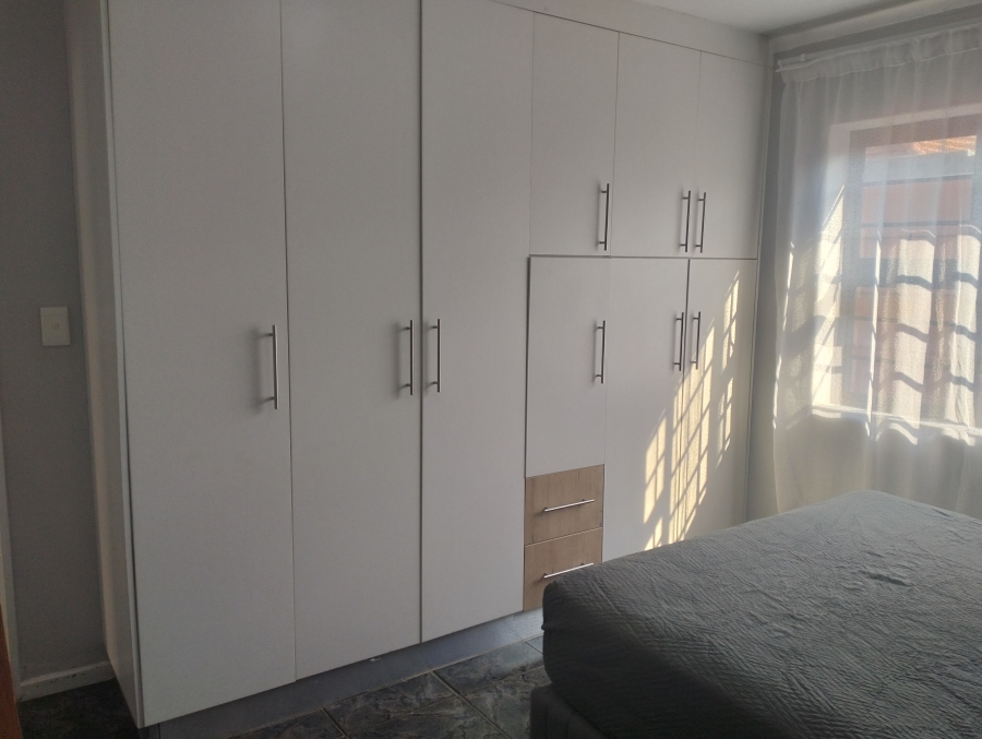 2 Bedroom Property for Sale in Wynberg Western Cape